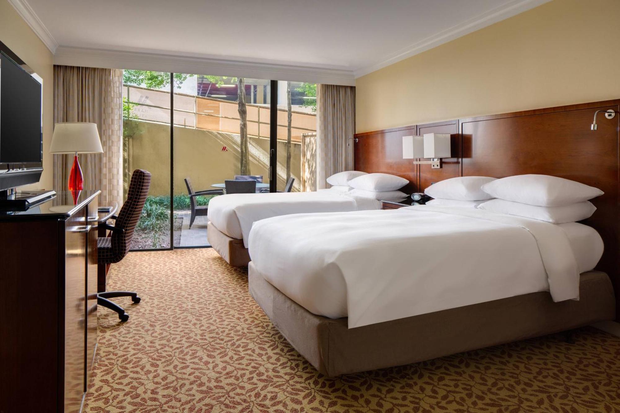 Wyndham Atlanta Buckhead Hotel & Conference Center Exterior photo
