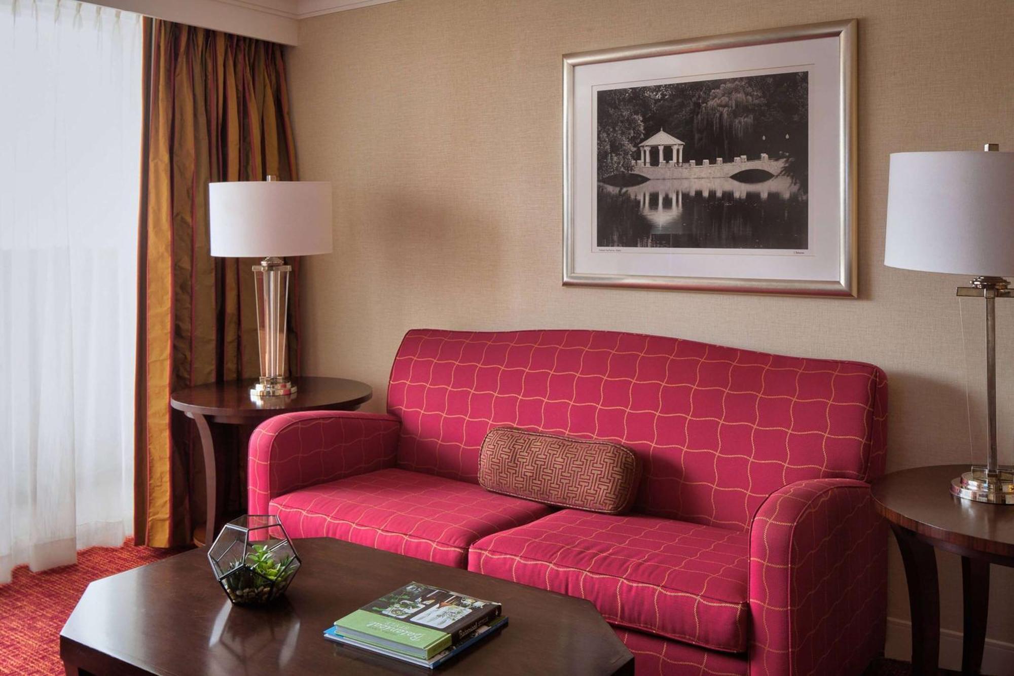 Wyndham Atlanta Buckhead Hotel & Conference Center Exterior photo